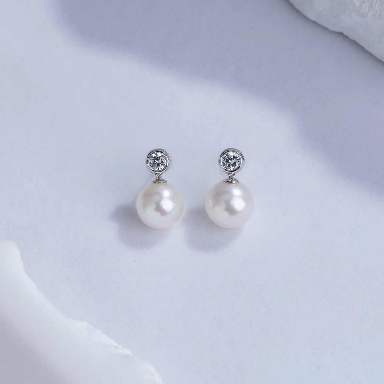 18k Gold Freshwater Pearl Earrings KE00099