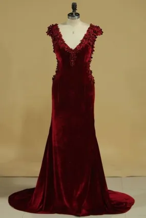 2024 V Neck Mermaid Prom Dresses Velvet With P25PRR7H