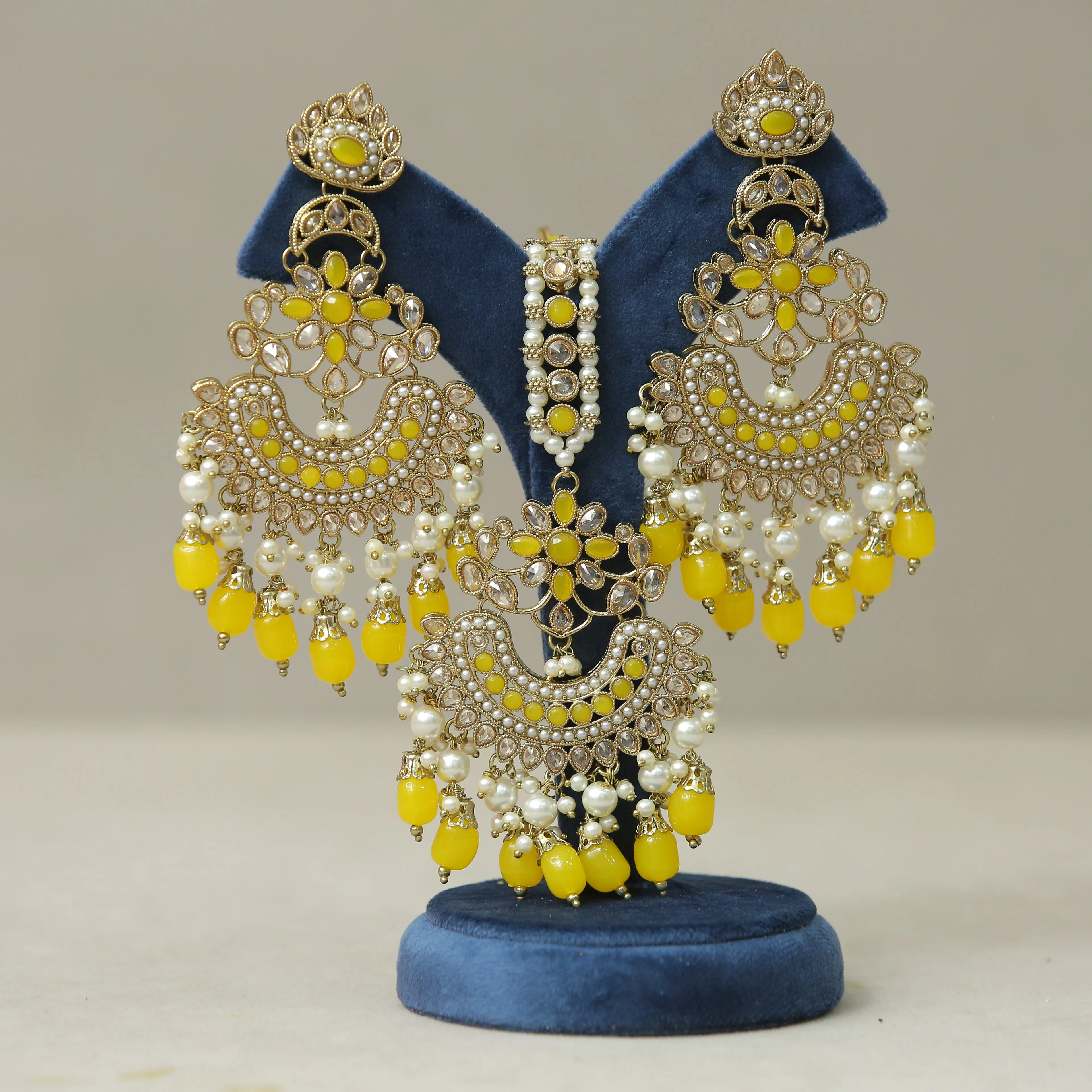 Anavi Polki Earrings And Tikka