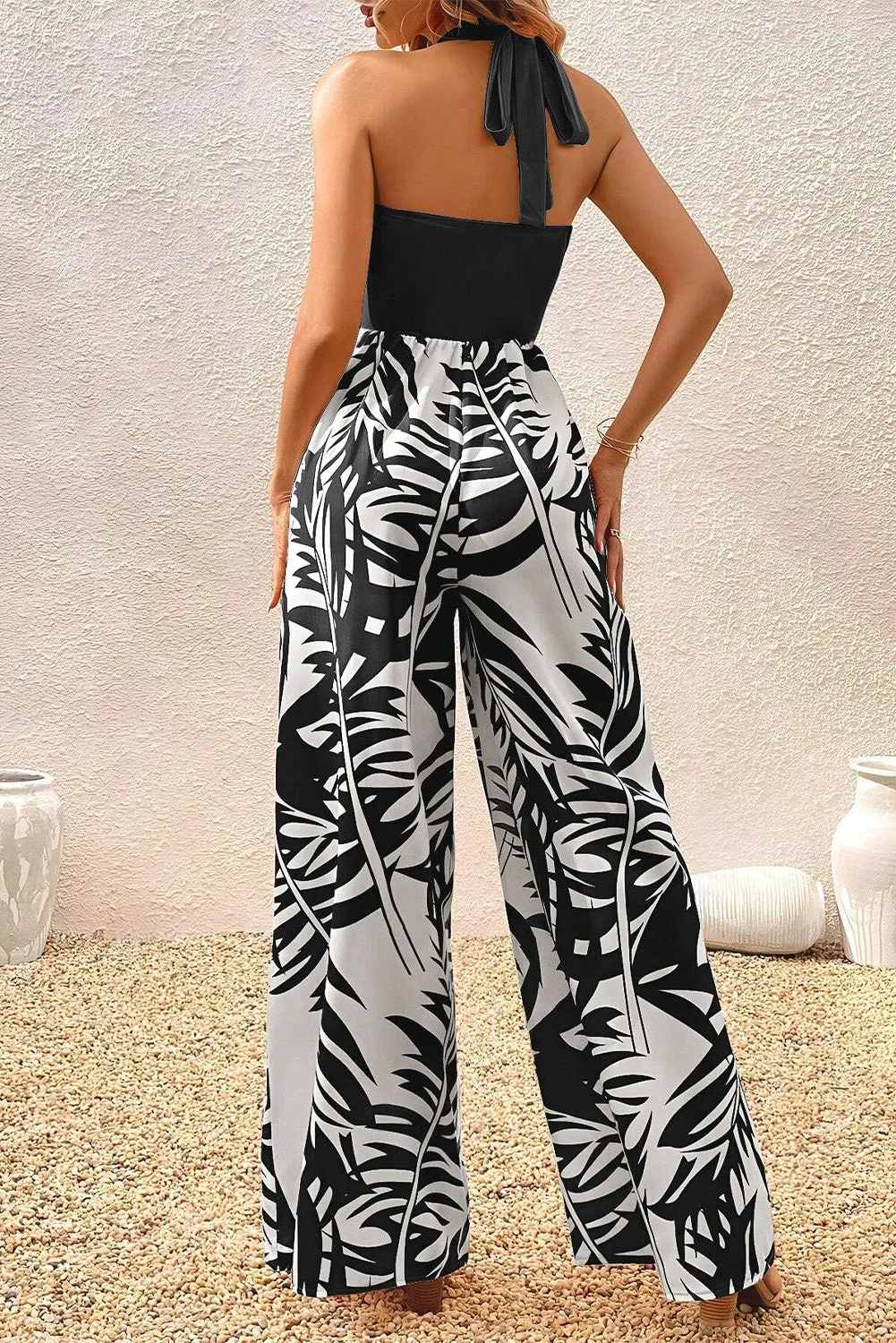 Bedruckter Neckholder-Jumpsuit mit weitem Bein von Sunset and Swim