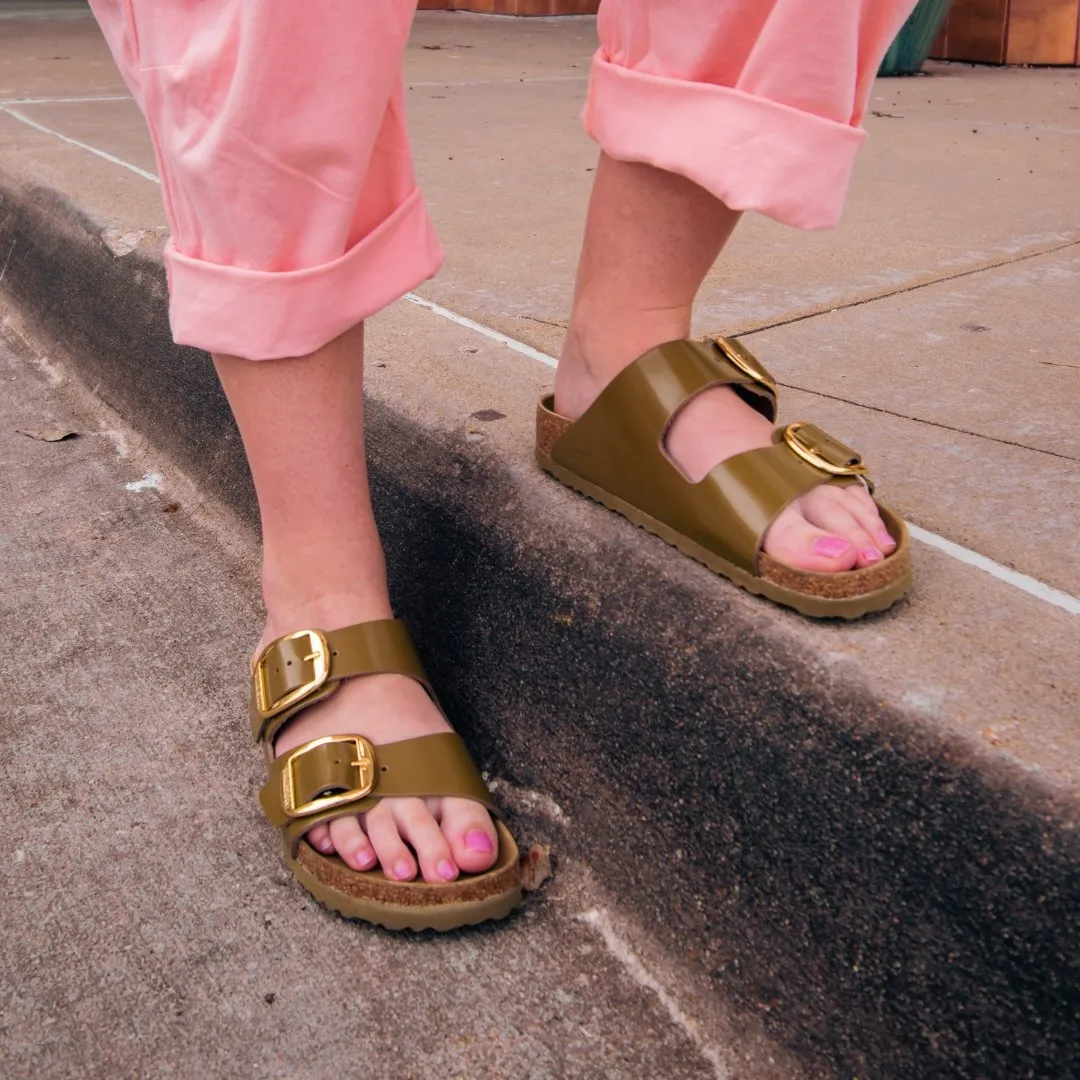 Birkenstock: Arizona Big Buckle High Shine in Mud Green